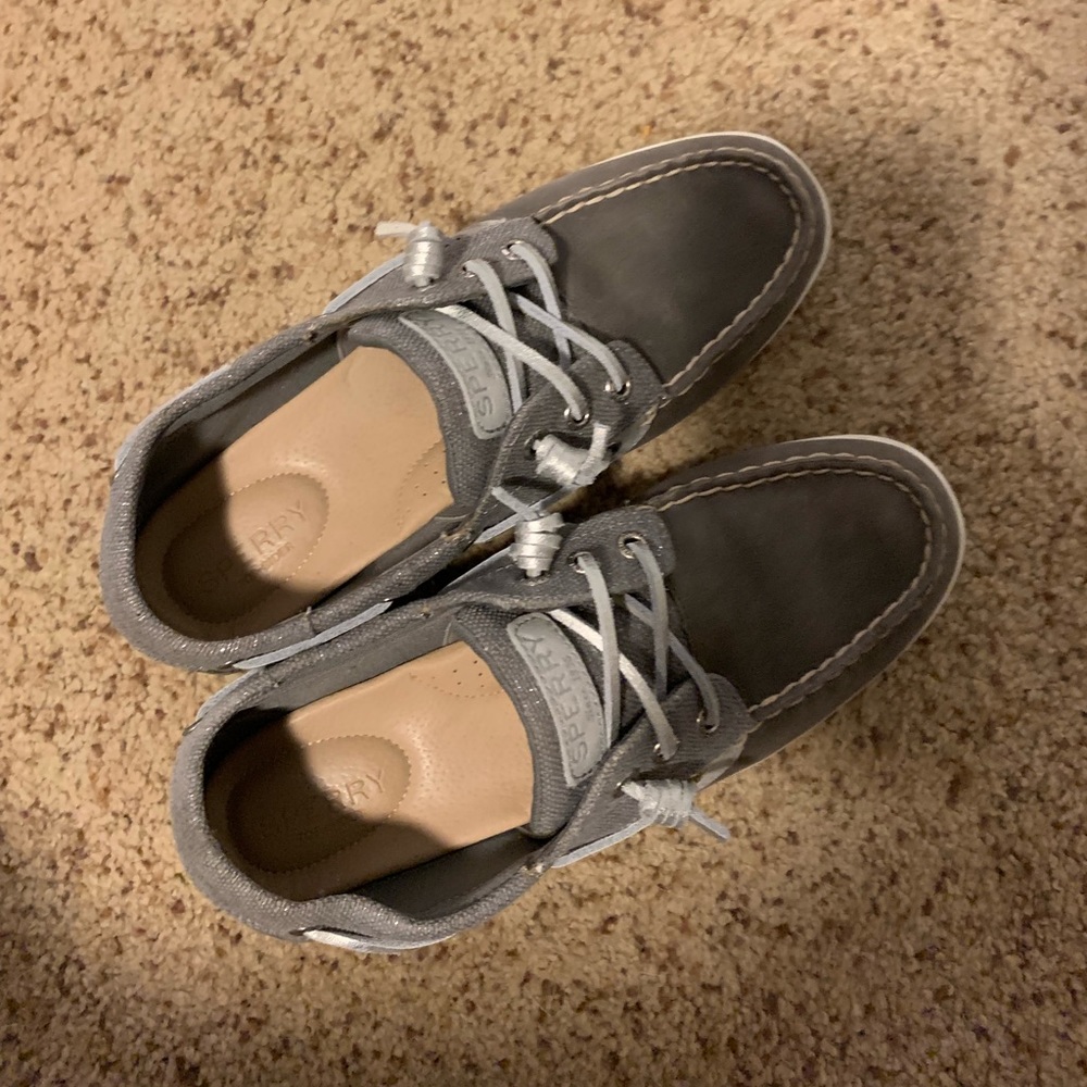 Size 8 Sperrys EUC